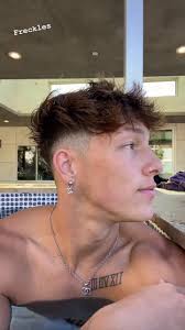 Pin de Helen So em tyler h