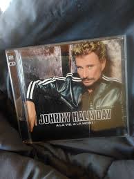 On je suis né dans la rue, hallyday hired both peter frampton and the small faces and they all play on most of the one of hallyday's later concerts, 100% johnny: Achetez Cd Johnny Hallyday A Occasion Annonce Vente A Pornic 44 Wb160974512