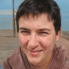 Our Pistachio Series is dropping into your Sunright store starting May 7th  -- Indulge yourself with everything pistachio. 💚 🍫✨ Say hello to our  Dubai Chocolate Frostie — decadent chocolate ice blended