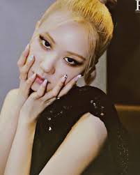 R- (@rachelupdatestr) • Instagram photos and videos