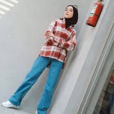 Kantong mata dan mata panda dapat muncul jika anda kurang tidur atau kelelahan. Lagi Ngetren Ini 10 Rekomendasi Fashion Hijab Kemeja Kotak Kotak Dan Padu Padan Yang Paling Cocok Untukmu 2020