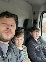 Hi guys are you ready for the weekend im from stoke