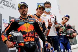Race winner miguel oliveira not only received the usual trophy, but also an exclusive honoury award: Ogqixtt6eqfeqm