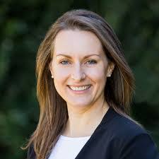 Elsa Molina's Instagram, Twitter & Facebook