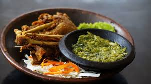 Sajikan bebek goreng, taburan bumbu kering. Resep Sambal Bebek Goreng Lamongan Bomanta
