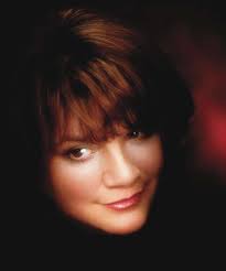 LINDA RONSTADT BRINGS 'CANCIONES DE MI PADRE' TO KANSAS CITY
