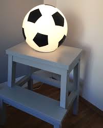 Fussballzimmer Teil 2 Ikea Lampen Werden Zur Fussballdeko Kinder Zimmer Fussball Lampe Ikea Fado