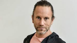 Peter jihde började jobba som brödbud och reseledare innan han sadlade om till. Peter Jihde Bast I Test Wikia Fandom