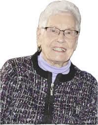 Colleen Mclellan's Instagram, Twitter & Facebook