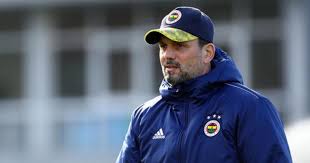 .oynanan gençlerbirliği maçının kaybedilmesinin ardından taraftarlar oynanan kötü oyunun ardından teknik direktör erol bulut'a tepki göstererek istifa etmesini istedi. Fenerbahce Nin Sorunu Nedir Ve Erol Bulut Gitmeli Mi Kizlarsoruyor