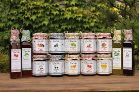 Duceata de gutui care a iesit extraordinar de gustoasa. Cum Au Reusit Doua Surori Sa Porneasca O Afacere Cu Dulceturi Si Siropuri Facute Traditional Stiriagricole Ro