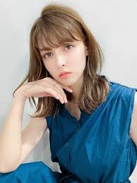 ミディアム レイヤーカット特集 2020 アレンジも可愛い大人の最旬スタイル folk レイヤーカットヘア ヘアスタイル ミディアム 黒髪