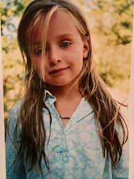 📺 Retrouvez Sylvie tout à l'heure à partir de 19h sur France 5 dans  l'émission C à vous ! Elle y interprétera "Les vents contraires" 🎶 --  "Merci pour le regard", nouvel