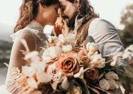 Secondo il protocollo studiato dalla conferenza delle regioni, i matrimoni 2021 saranno regolati da rigide norme per permettere che la cerimonia si. Organizzare Un Matrimonio Le Tendenze Bridal 2021 Vogue Italia