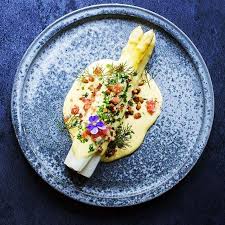 Whit Aspergus Sauce Mousseline Asperges Blanche Sauce Mousseline Food Plating Food Food Inspiration