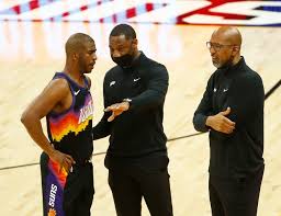The latest stats, facts, news and notes on james jones of the cleveland. Assistant Willie Green Talking To Teams Gm Jones Nba Top Executive Suns In 4 Fan At Game 1