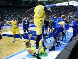 New boomers head coach brett brown will remain focused on the nba season before shifting his focus to the boomers gold medal aspirations in the off new boomers coach brown focused on sixers first. Basketball Fight Video Australian Boomers V Philippines Brawl Thon Maker Tweet Shane Heal Andrew Gaze Donavon Mitchell React To Australia And Philippines Fiba World Cup Fight Herald Sun