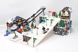Moc Winter Village Ski Slope Lego Town Eurobricks Forums I definitely had to share it because it's such an enormous and wonderfully designed winter village, packed with neat little details. moc winter village ski slope lego