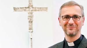 Der erste neue erzbischof des. Hesse Bei Missbrauch Verantwortliche Amtstrager Benennen Kirche Leben