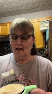 Lightweight Ice Cream Pint Holder for Easy Enjoyment