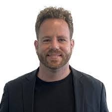 Daniel Doering's Instagram, Twitter & Facebook