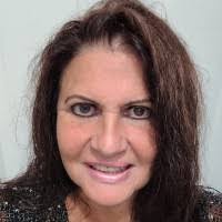 Leanne Palmer's Instagram, Twitter & Facebook