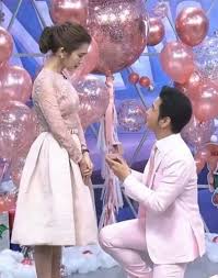 เรียกว่าอิ่มเอมใจกันตั้งแต่เช้า สำหรับผู้ชมรายการ เรื่องเล่าเช้านี้ ที่ได้ร่วมเป็นสักขีพยานให้กับคู่รักนักร้องหนุ่มเสียงดีอย่าง โต๋. L4 210vsrigjhm