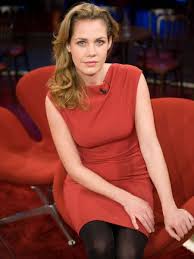 Felicitas woll was born on january 20, 1980 in harbshausen, hessen, germany. Felicitas Woll Wahnsinniger Bedrohte Sie Mit Eisenstange Felicitas Woll Opfer Stange