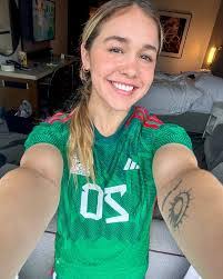 Mayra Pelayo's Instagram, Twitter & Facebook