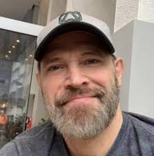 Adrian Carl (@adrian.carl75)