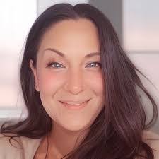 Cindy Baum's Instagram, Twitter & Facebook