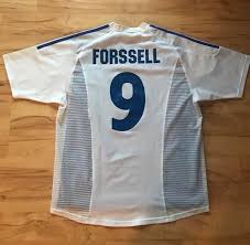 Ausrüster nike schickt die finnische nationalmannschaft in weißen trikots mit blauen applikationen, also in den nationalfarben, ins rennen. Finland Home Fussball Trikots 2002 2004