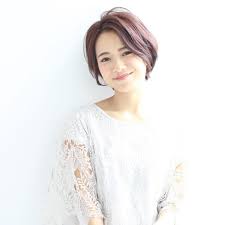30代はショートボブの髪型が人気 アラサー女性におすすめのヘアスタイル集 folk 髪型 ボブ 女性 ショートボブ