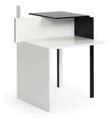Table De Stijl D Eileen Gray Reeditee Par Classicon Sous Autorisation D Aram Designs Eileengray Classicon Table Design Eileen Gray Design Grey Side Table