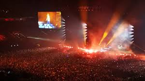 Pour dj hamida et dinor rdt, c'est une bombe ! Bigflo Oli Entree Scene Nous Aussi 2 Live Defense Arena Youtube