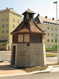 Add to wishlist add to compare share. Datei Plauen Kaiserstrasse Pissoir Umgebaut Jpg Wikipedia