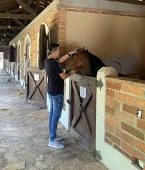 Los caballos de Yeison Jiménez escoltan sus cenizas hacía una de sus fincas  en Fusagasugá; Manzanares será su 'Destino Final'
