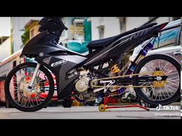 Kebanyakan motor yamaha rx king modif keren memang lagi digandrungi para penggemar motor tua, alasannya adalah pada kecepatan dan suaranya yang. Mx King Modifikasi Jari Jari Versi Thailand Youtube