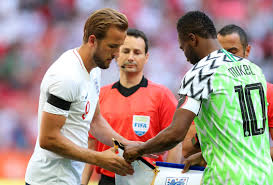 To mark euro 2020, we look at where the england footballer lives in london with his wife katie and their children ivy, vivienne and louis. World Cup 2018 Photo Re Emerges Of Harry Kane Meeting Hero David Beckham