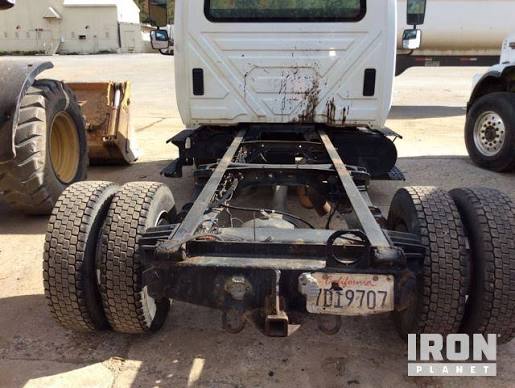 International 1652SC-4X2-2004 Cab & Chassis Truck