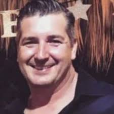 Familiares de los desaparecidos compartieron fotos de más personas que  podrían estar bajo los escombros del edificio en Miami