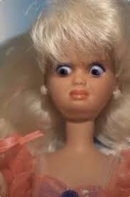 Alicia Silverstone Eats Possibly Toxic Fruit, Sparking Online Concern: 'I  Don't Think You're Supposed to Eat This' : r/popculturechat