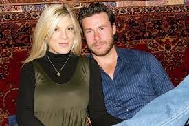 #scream 2 #heather graham #neve campbell #jada pinkett smith #sarah michelle gellar #tori spelling #rolling stone magazine #rolling stone #1997. Tori Spelling Talks Dean Mcdermott Infidelity Daughter Learning About It People Com