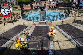 Elvis presley birthplace & museum: Graceland Zu Besuch Bei Elvis Presley Heikes Reiseblog