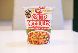 Add noodles, soup base, and flakes. Xavier Lur On Twitter New Nissin Korean Army Stew Flavour Cup Noodles Available In All Major Supermarkets Convenience Stores Bought This At Ntuc Https T Co Pflxzdvwzk
