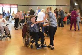 A collection of facts like salary, net worth, married, affair, girlfriend, wife, children, relationship, and more can also be found. Webb Tv Dansfest I Moliden Ornskoldsviks Startsida Webben 7 Tidningen 7