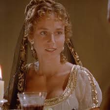 Allie Byrne's Instagram, Twitter & Facebook