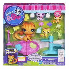 Littlest Pet Shop Magic Motion Set Baby Kitten Playtime Hasbro Toys R Us Little Pet Shop Toys Baby Cats Lps Littlest Pet Shop