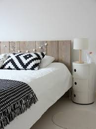 30 Ideen Fur Bett Kopfteil Marchenhafte Und Kunstvolle Beispiele Kopfteil Bett Kissen Schwarz Weiss Schlafzimmer Einrichten