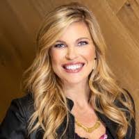 Jennifer Sullivan's Instagram, Twitter & Facebook